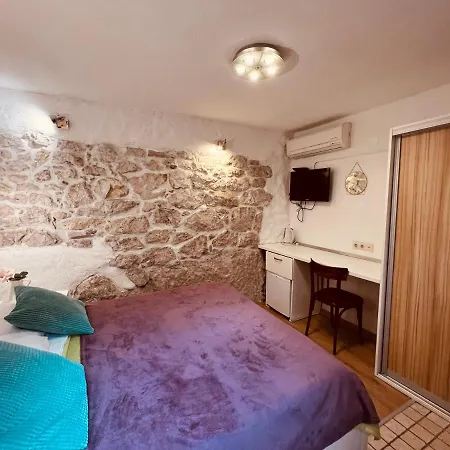 F Guest house