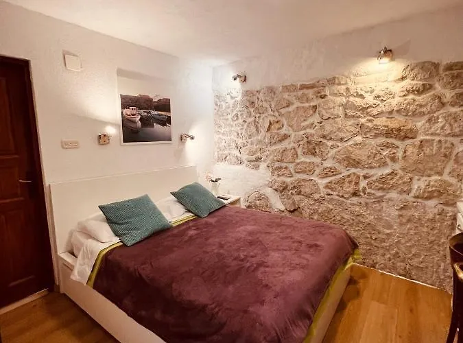 ゲストハウス F